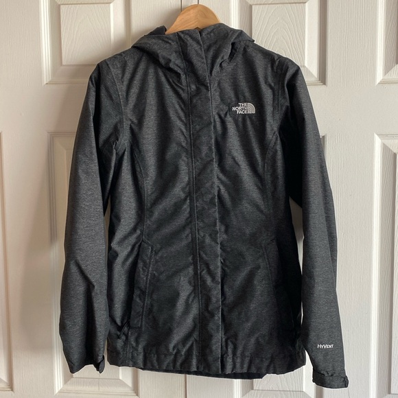 The North Face Womens HyVent Outdoor Jacket - Picture 2 of 8